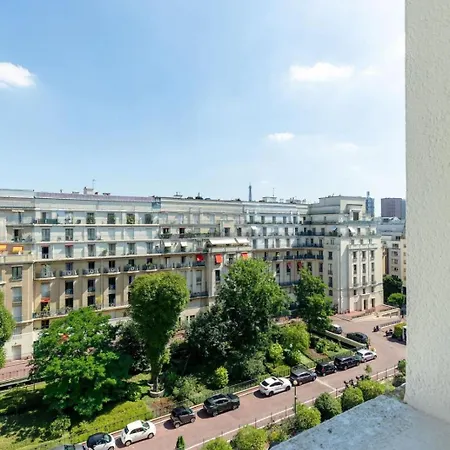 Eiffel View - Spacious 3Br - Sleeps 9 - Terrace Párizs