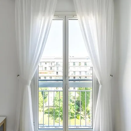 Eiffel View - Spacious 3Br - Sleeps 9 - Terrace Apartman *
