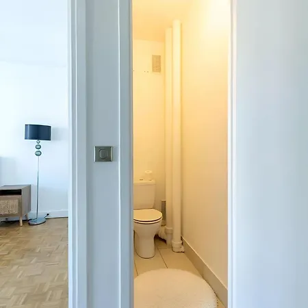 Eiffel View - Spacious 3Br - Sleeps 9 - Terrace Apartman Párizs