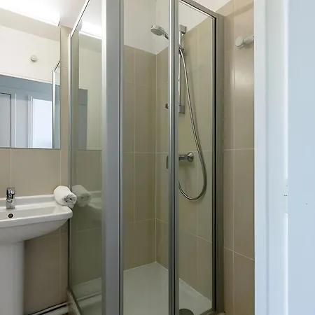 Apartman Eiffel View - Spacious 3Br - Sleeps 9 - Terrace Párizs