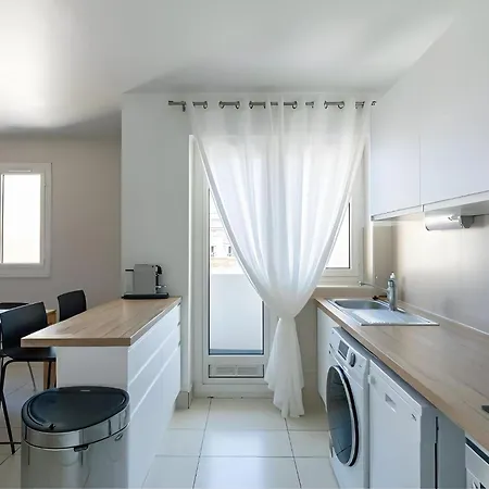Apartman Eiffel View - Spacious 3Br - Sleeps 9 - Terrace