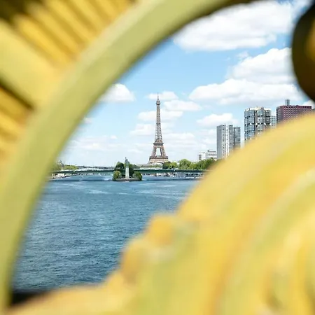 Apartman Eiffel View - Spacious 3Br - Sleeps 9 - Terrace *