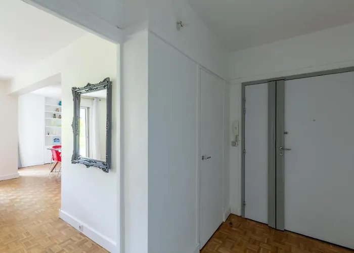 Eiffel Tower Peek View - Big 3br For 9 Guests Appartamento *