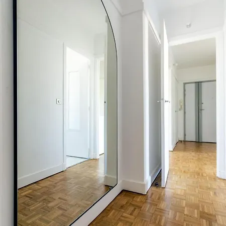 Eiffel Tower Peek View - Big 3br For 9 Guests Appartement Paris