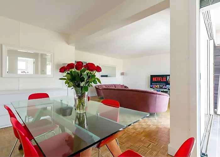 Eiffel Tower Peek View - Big 3br For 9 Guests * Paris