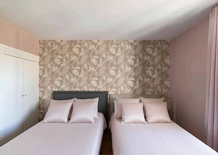 Appartement Eiffel Tower Peek View - Big 3br For 9 Guests Paris